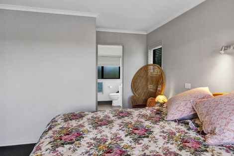 Photo of property in 3 Larlin Heights, Hawera, 4675