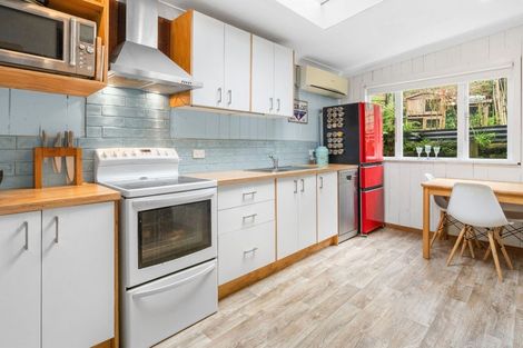 Photo of property in 56 Tilley Road, Paekakariki, 5034