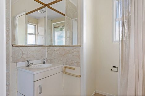 Photo of property in 1/12 Cresta Avenue, Beach Haven, Auckland, 0626