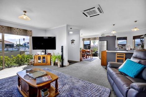 Photo of property in 46 Wilson Street, Hawera, 4610