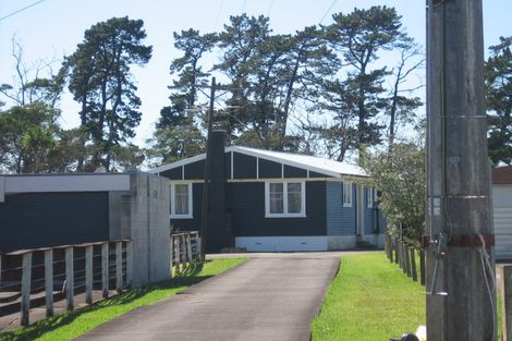 Photo of property in 24 Kuaka Place, New Lynn, Auckland, 0600