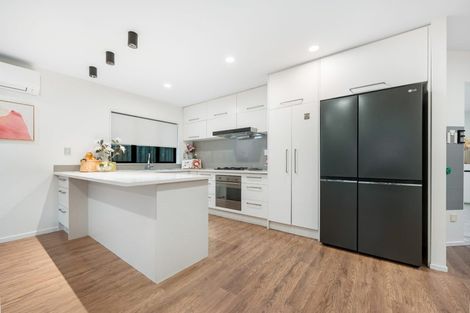 Photo of property in 2 Greville Road, Pinehill, Auckland, 0630