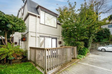 Photo of property in Sherwood Mews, 28w Bidwill Street, Mount Cook, Wellington, 6021
