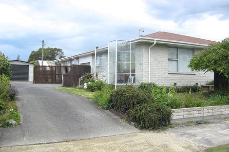 Photo of property in 4 Connemara Drive, Northwood, Christchurch, 8051