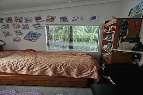 Photo of property in 2/99 Konini Road, Titirangi, Auckland, 0604