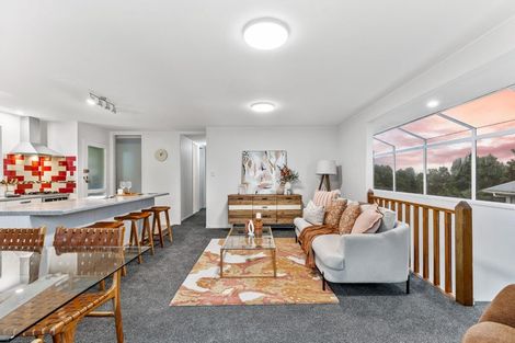 Photo of property in 10 Beauchamp Drive, Massey, Auckland, 0614