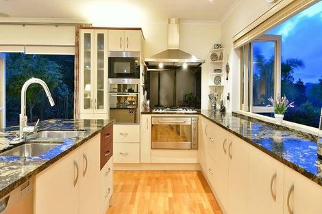 Photo of property in 28 English Oak Drive, Schnapper Rock, Auckland, 0632