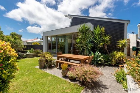 Photo of property in 10 Wright Street, Mount Cook, Wellington, 6021