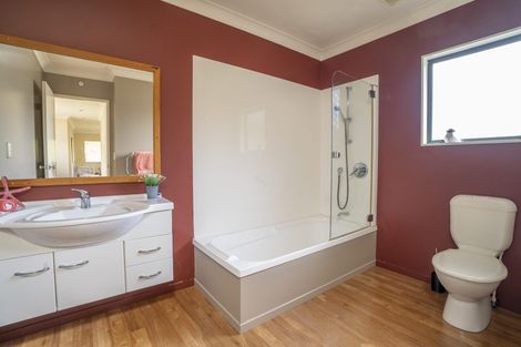 Photo of property in 12a Chippenham Grove, Churton Park, Wellington, 6037