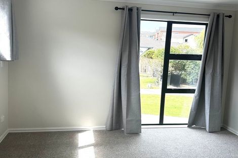 Photo of property in 17a Artesia Close, Shamrock Park, Auckland, 2016