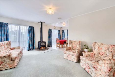 Photo of property in 6 Don Buck Road, Massey, Auckland, 0614