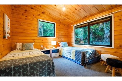Photo of property in 27 Wirihana Road, Titirangi, Auckland, 0604