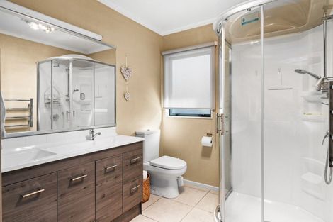 Photo of property in 19 Kingsgate Avenue, Havelock North, 4130