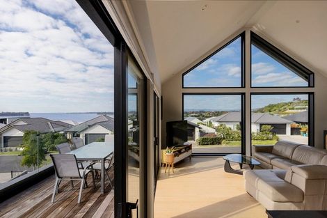 Photo of property in 50 Bert Wall Drive, Omokoroa, 3114