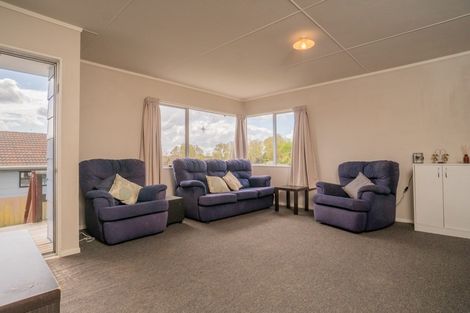 Photo of property in 12 Imperial Place, Henderson, Auckland, 0612