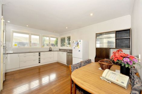 Photo of property in 14 Staveley Street, Avonhead, Christchurch, 8042