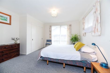 Photo of property in 17 Lasque Place, Glen Eden, Auckland, 0602