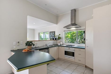 Photo of property in 23 Tyrico Close, Unsworth Heights, Auckland, 0632