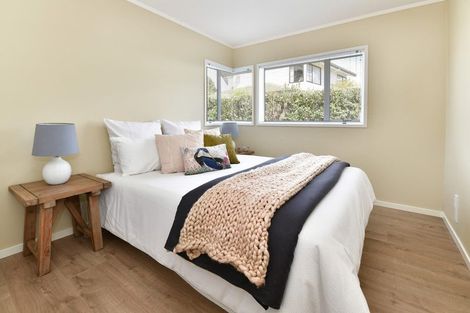 Photo of property in 5 Maygrove Drive, Orewa, 0931
