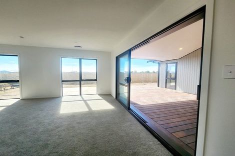 Photo of property in 5 Thorn Place, Levin, 5510