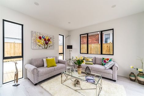 Photo of property in 718b Massey Road, Mangere, Auckland, 2022