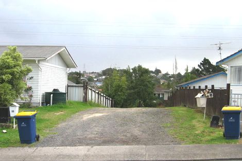 Photo of property in 15 Vina Place, Massey, Auckland, 0614