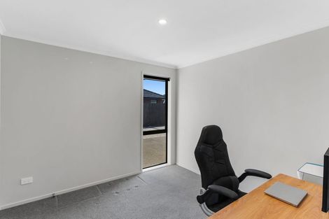 Photo of property in 10 Joy Place, Rolleston, 7614