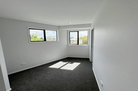 Photo of property in 18 Whati Lane, Henderson, Auckland, 0612