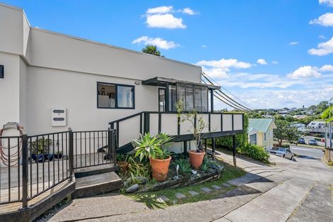 Photo of property in 2/930 Whangaparaoa Road, Manly, Whangaparaoa, 0930