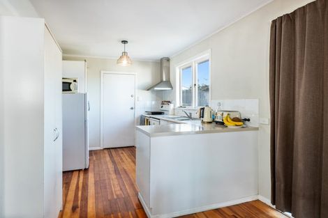 Photo of property in 18 Huruhuru Road, Massey, Auckland, 0614
