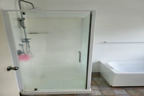 Photo of property in 3a Waterview Road West, Takanini, 2112