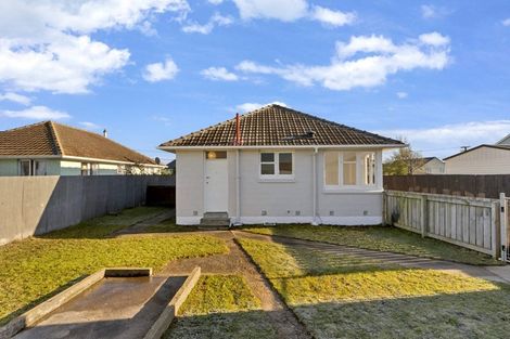 Photo of property in 32 Carisbrooke Street, Aranui, Christchurch, 8061