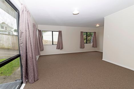 Photo of property in 2/7 Maywood Crescent, Glen Eden, Auckland, 0602