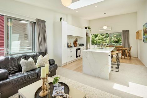 Photo of property in 14/2 Onslow Road, Khandallah, Wellington, 6035