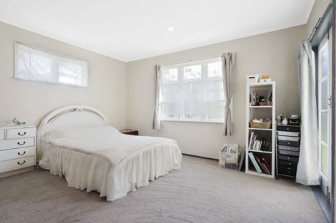 Photo of property in 1 Gamble Way, Massey, 0614