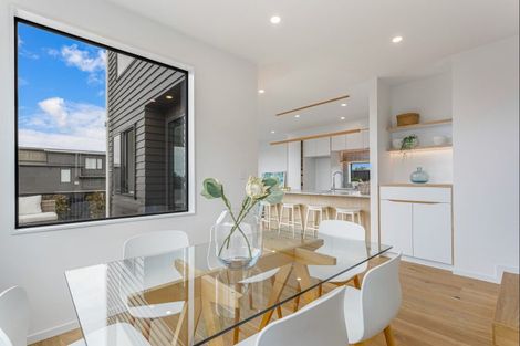 Photo of property in 5 Makumaku Place, Long Bay, 0630
