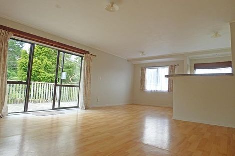 Photo of property in 8 Woodside Road, Massey, Auckland, 0614