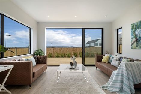 Photo of property in 17 Ocean Breeze Avenue, Hobsonville, Auckland, 0616