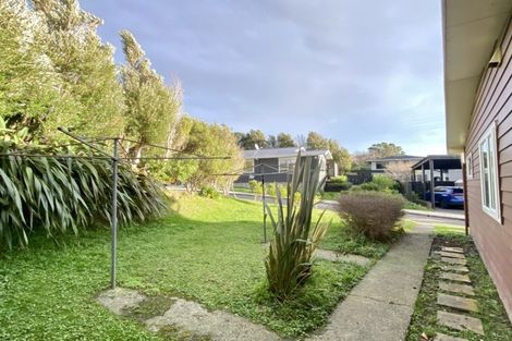 Photo of property in 15f2 Bloomsbury Grove, Newlands, Wellington, 6037