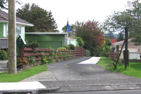 Photo of property in 3a/3 Kirrie Avenue, Te Atatu South, Auckland, 0610