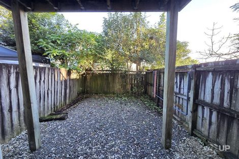Photo of property in 3/4 Keeling Road, Henderson, Auckland, 0612