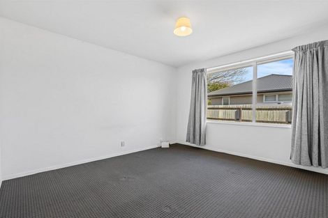 Photo of property in 37 Queenspark Drive, Parklands, Christchurch, 8083