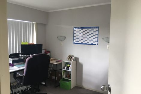 Photo of property in 2/3 Karaka Street, New Lynn, Auckland, 0600