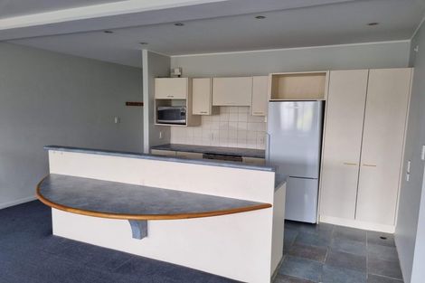 Photo of property in Grandstand Apartments, 37/80u Kent Terrace, Mount Victoria, Wellington, 6011