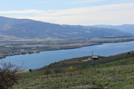 Photo of property in 355 Lakefront Terrace, Northburn, Cromwell, 9383