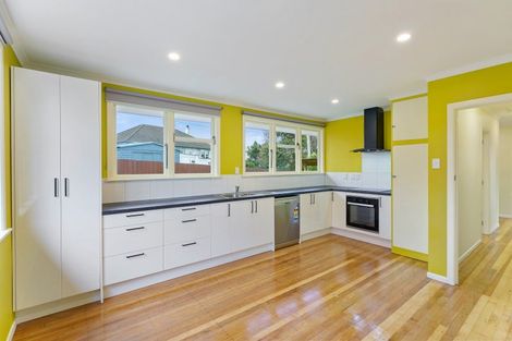 Photo of property in 5 Cheshire Street, Cannons Creek, Porirua, 5024