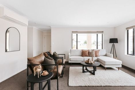 Photo of property in 10 Fearnley Grove, Pyes Pa, Tauranga, 3112