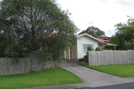 Photo of property in 90 Granville Drive, Massey, Auckland, 0614