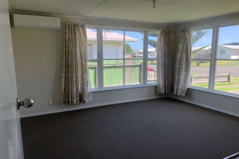 Photo of property in 60-62 Titoki Street, Castlecliff, Whanganui, 4501