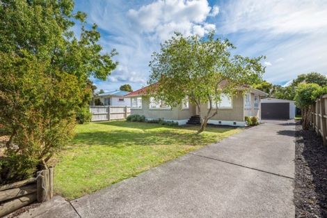 Photo of property in 6 Gill Avenue, Te Atatu Peninsula, Auckland, 0610